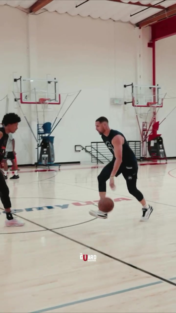 mk体育切磋技艺！训练师晒郭昊文与克莱&麦克朗一起训练视频